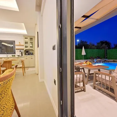 Luxury In The Center Of - Ezel Hanim *