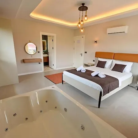 Luxury In The Center Of - Ezel Hanim Villa Fethiye