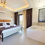 Luxury In The Center Of - Ezel Hanim Vila