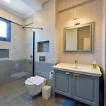 Vila Luxury In The Center Of - Ezel Hanim