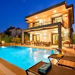 Luxury In The Center Of - Ezel Hanim *
