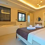 Luxury In The Center Of - Ezel Hanim Vila