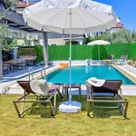 Vila Luxury In The Center Of - Ezel Hanim
