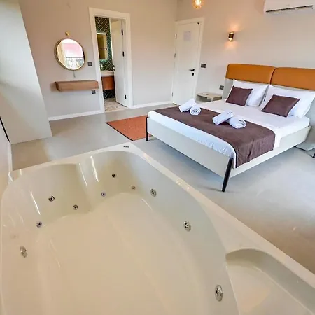 Luxury In The Center Of - Ezel Hanim Vila *