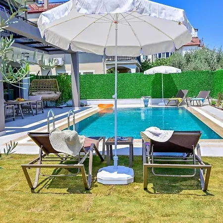 Vila Luxury In The Center Of - Ezel Hanim